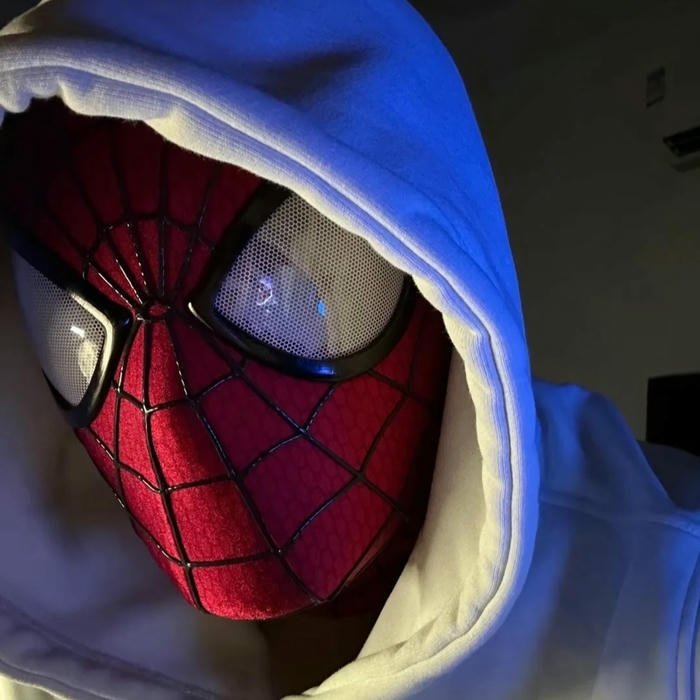 Hình ảnh avatar siêu ngầu người nhện mặc áo hoodie trắng