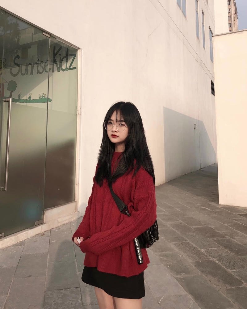 Hình gấm kami bikini tạo dáng bên bãi biển nắng đẹp