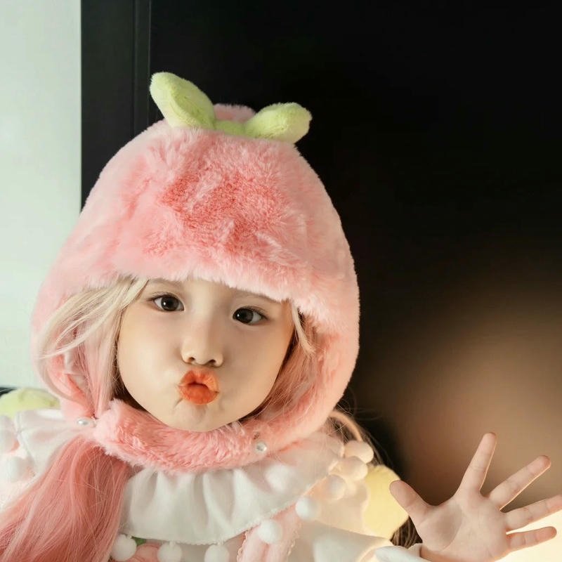 Hình quả đào thể hiện nét vẽ mềm mại đầy cuốn hút