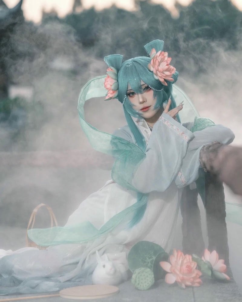 Hóa thân cổ trang mang phong cách dịu dàng thanh thoát