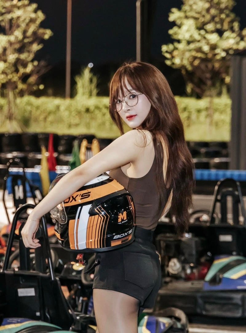 Khoảnh khắc rạng rỡ của gấm kami dưới nắng chiều