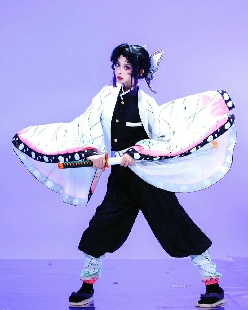 Người mẫu hóa thân Shinobu thần thái nổi bật