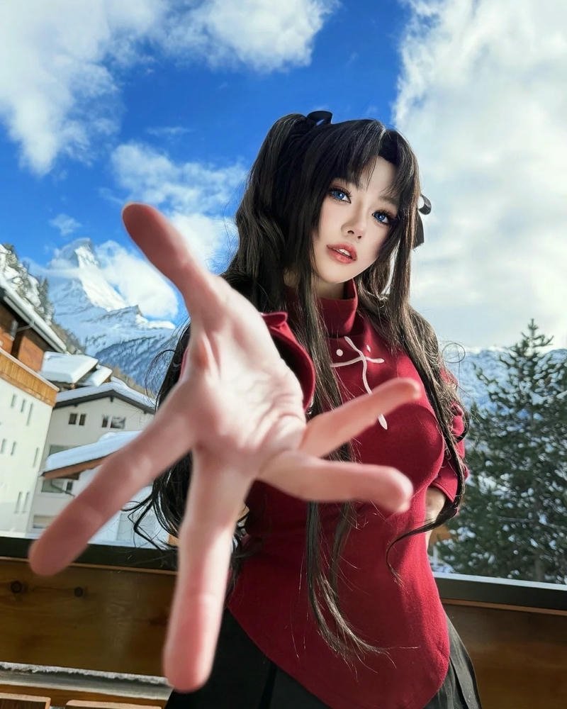 Nhân vật Rin Tohsaka thể hiện thần thái tự tin sắc sảo