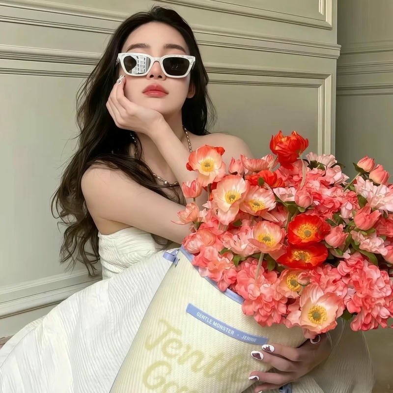 Nữ avatar tạo hình nổi bật với phong cách riêng biệt