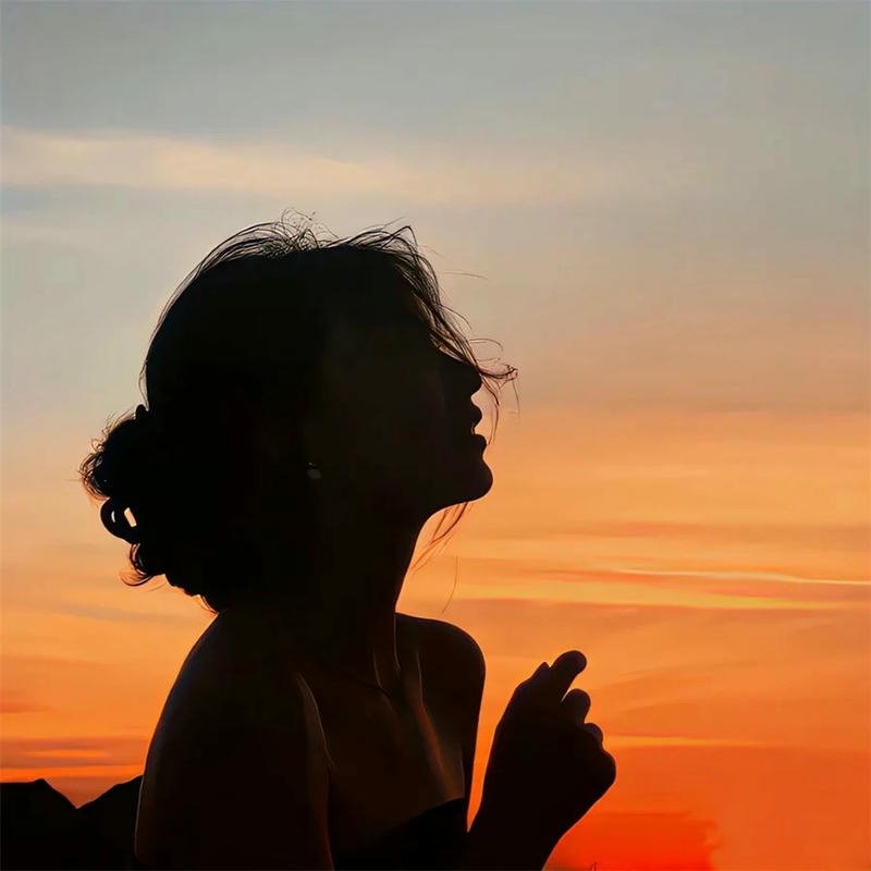 Nữ avatar thể hiện nét cá tính nhẹ nhàng riêng biệt