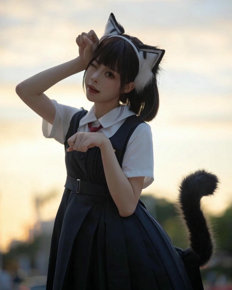 Phụ kiện hóa trang đuôi mèo màu sắc nổi bật cuốn hút