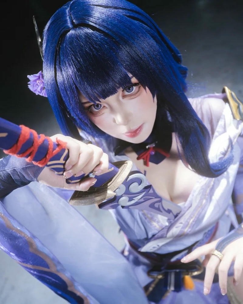 Raiden cosplay mang nét huyền bí cùng thần thái nổi bật