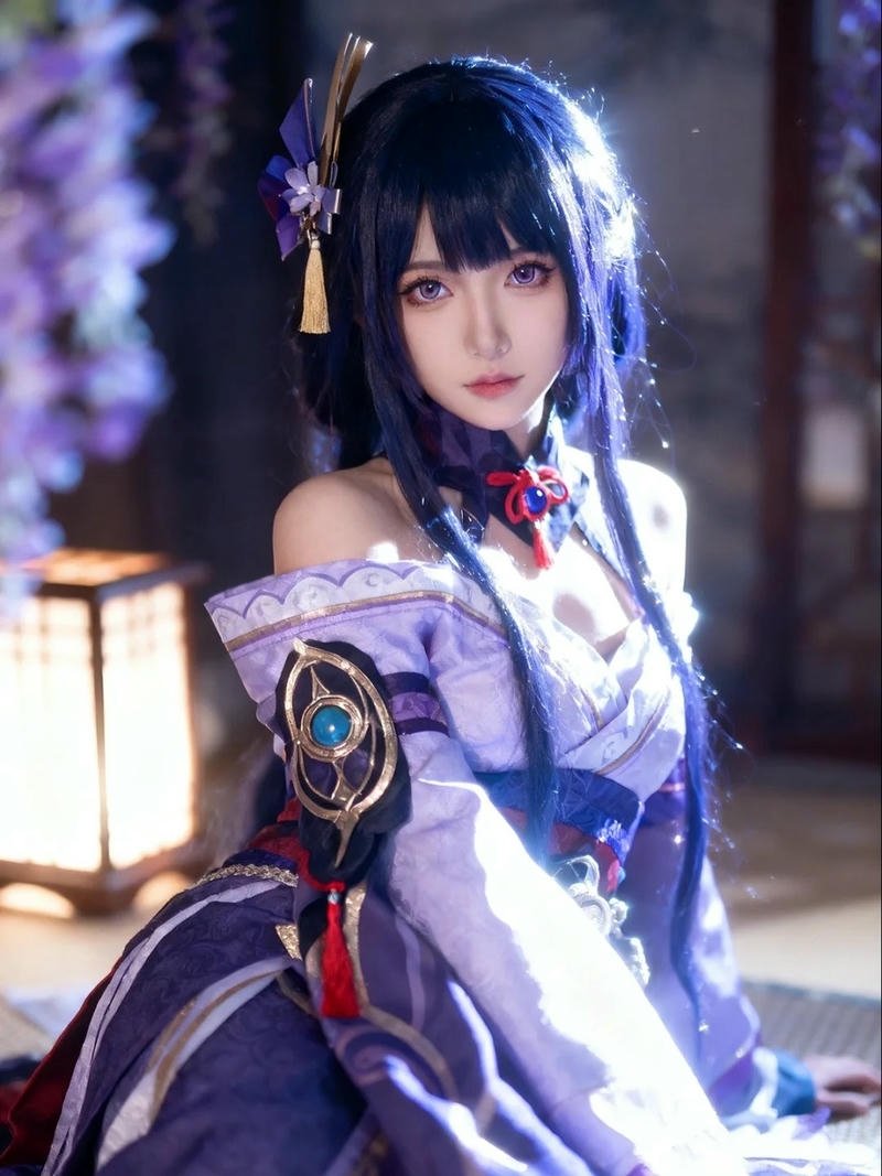 Raiden cosplay thể hiện sự bí ẩn qua thần thái cuốn hút