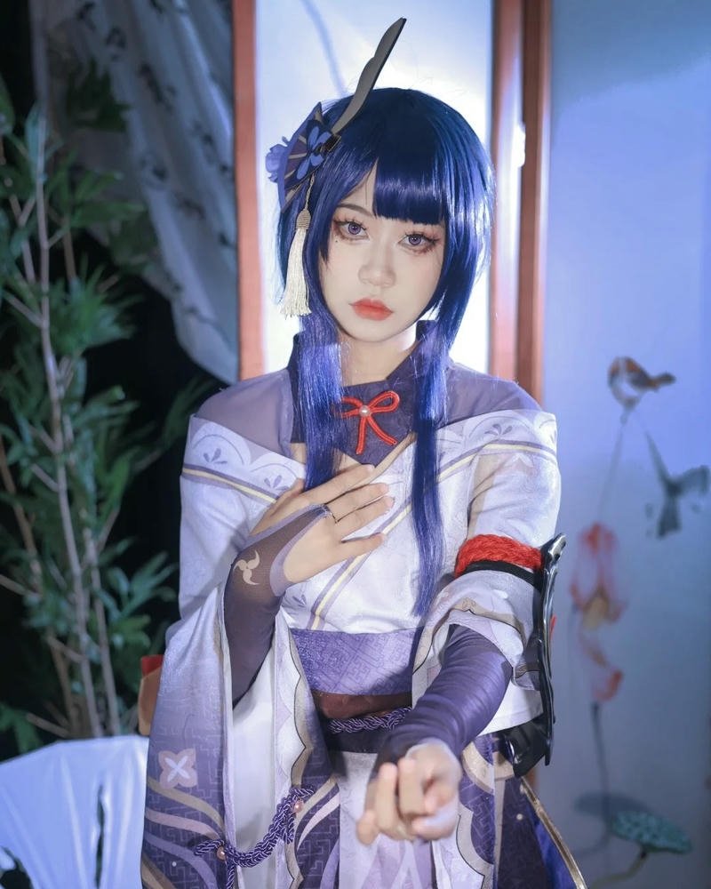 Raiden cosplay thể hiện sự quyền lực qua biểu cảm tinh tế