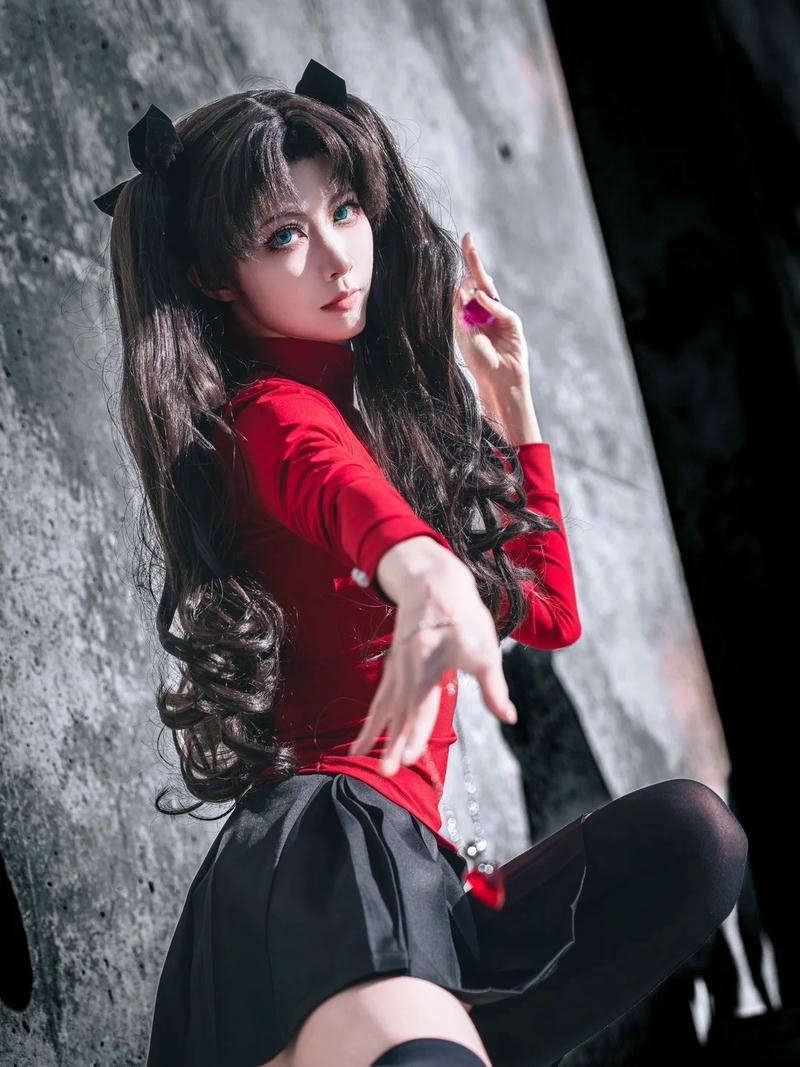 Rin Tohsaka cosplay mang phong cách hiện đại đầy tinh tế