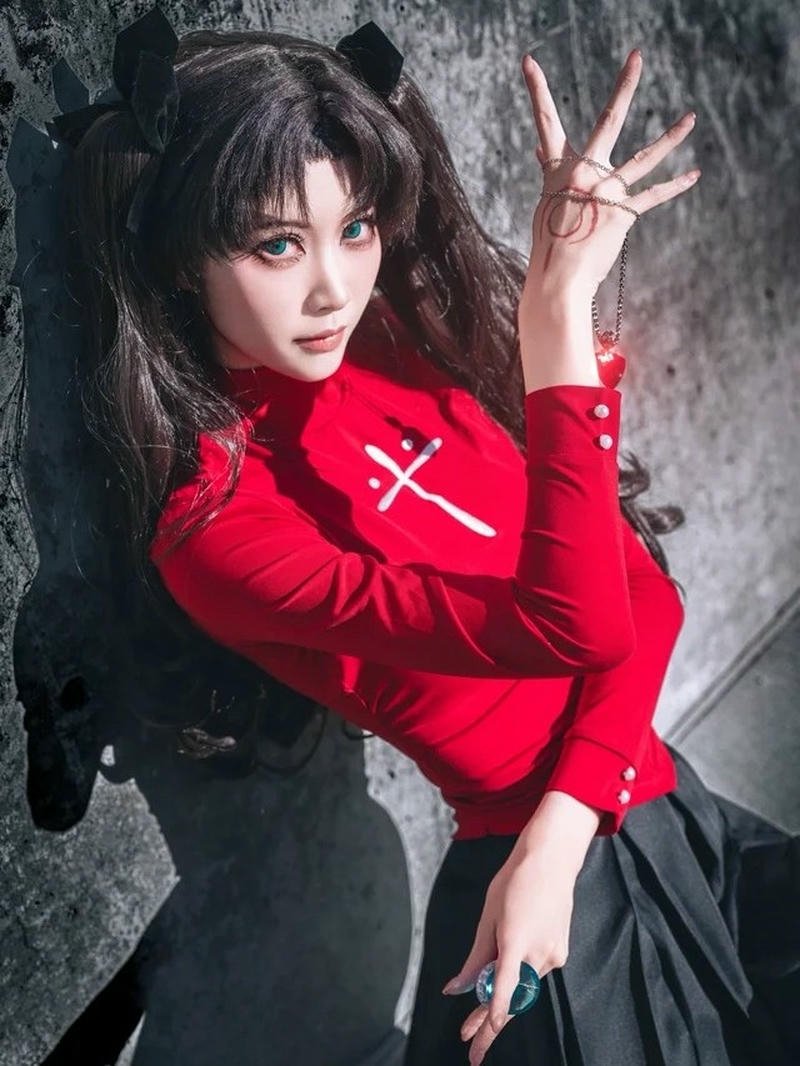 Rin Tohsaka cosplay thể hiện sự nổi bật qua từng đường nét