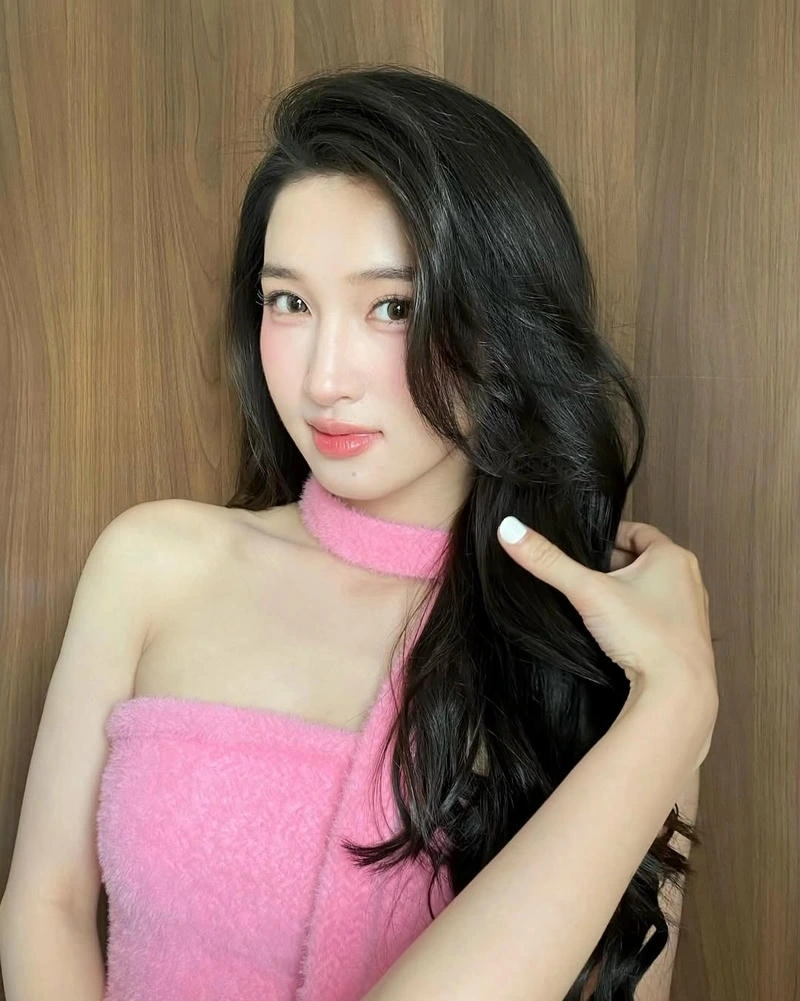 Á hậu Phương Nhi bikini phù hợp lưu làm avatar đẹp