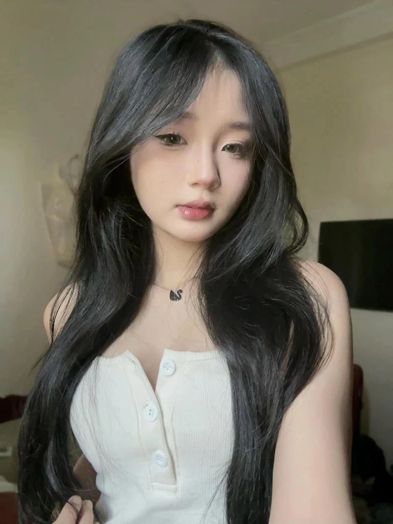 Ảnh Bình An TikTok mặc bikini phong cách gợi cảm nhẹ nhàng cuốn hút
