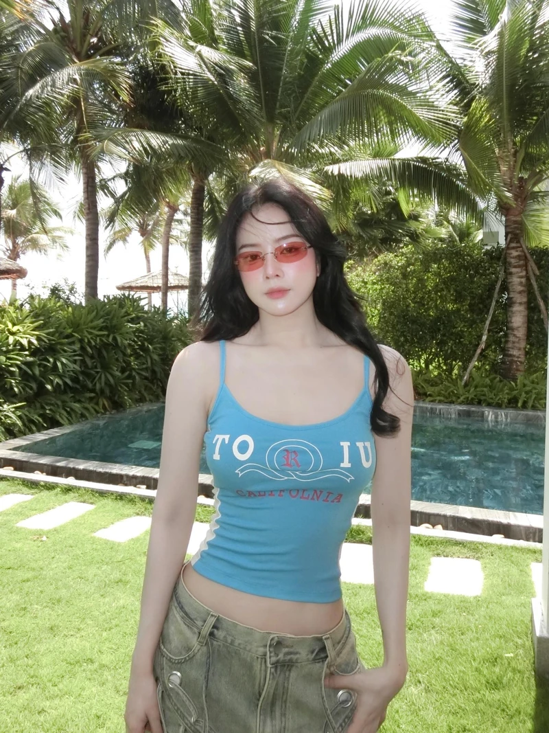 Ảnh DJ Mie bikini với thần thái cuốn hút đầy quyến rũ