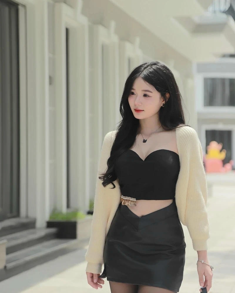 Bình An TikTok mặc bikini rõ nét vóc dáng body chuẩn
