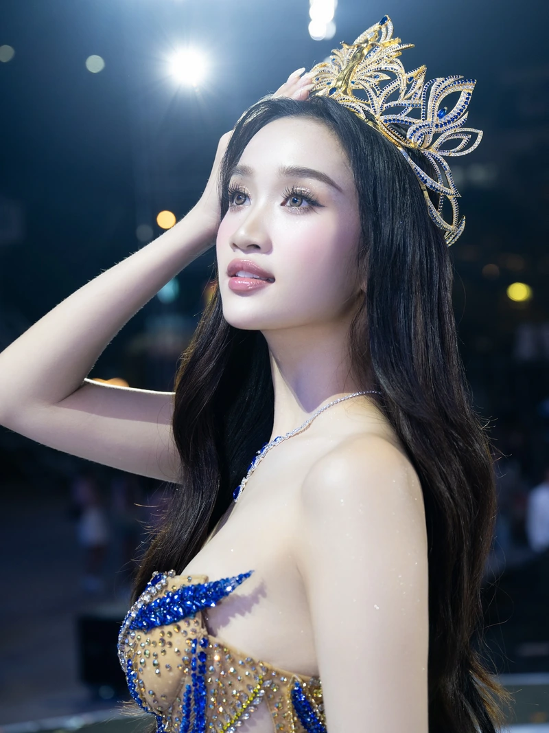 Cool ngầu ảnh Trà Giang bikini dành cho người thích ảnh đẹp