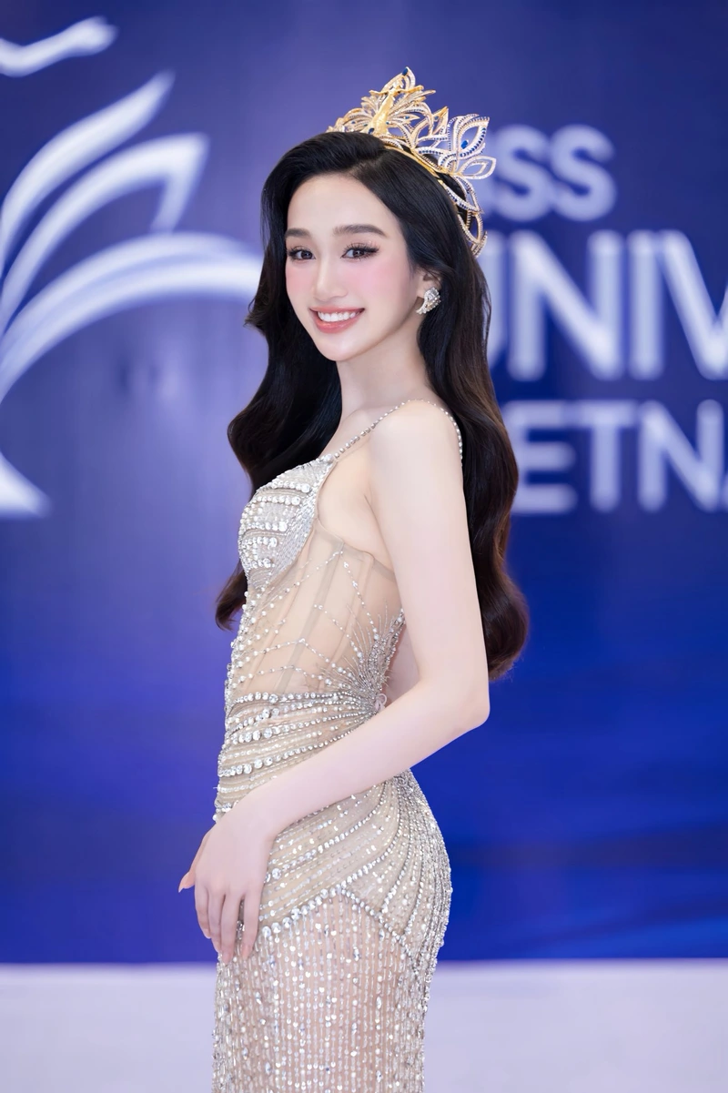Hình ảnh Mỹ nữ Trà Giang bikini được yêu thích trên mạng xã hội