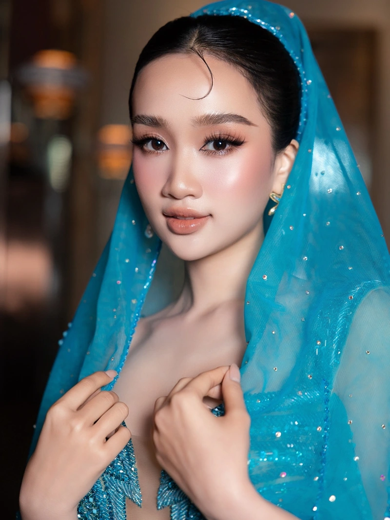 Hình nền gái xinh Trà Giang bikini được tìm kiếm khá nhiều