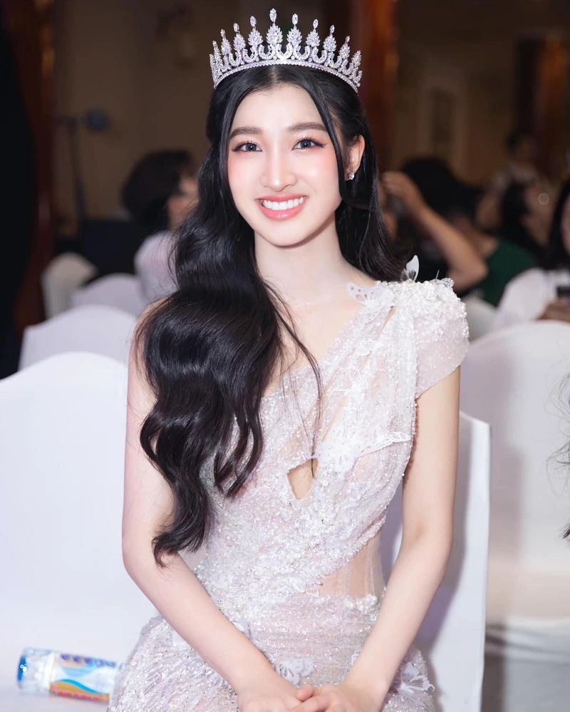 Nhan sắc Phương Nhi bikini thu hút người thích ảnh gái xinh đẹp