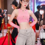 Nữ tiktoker xinh đẹp khoe hình thể gợi cảm trong đồ bơi
