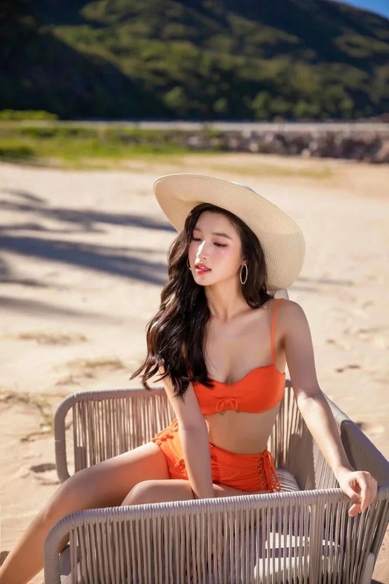 Outfit bikini của Phương Nhi phù hợp phong cách biển mùa hè đẹp