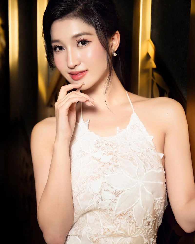 Phương Nhi bikini với thần thái nhẹ nhàng cực kỳ cuốn hút đẹp