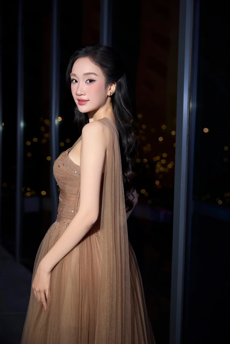 Sưu tập Trà Giang bikini được nhiều người tải và lưu giữ