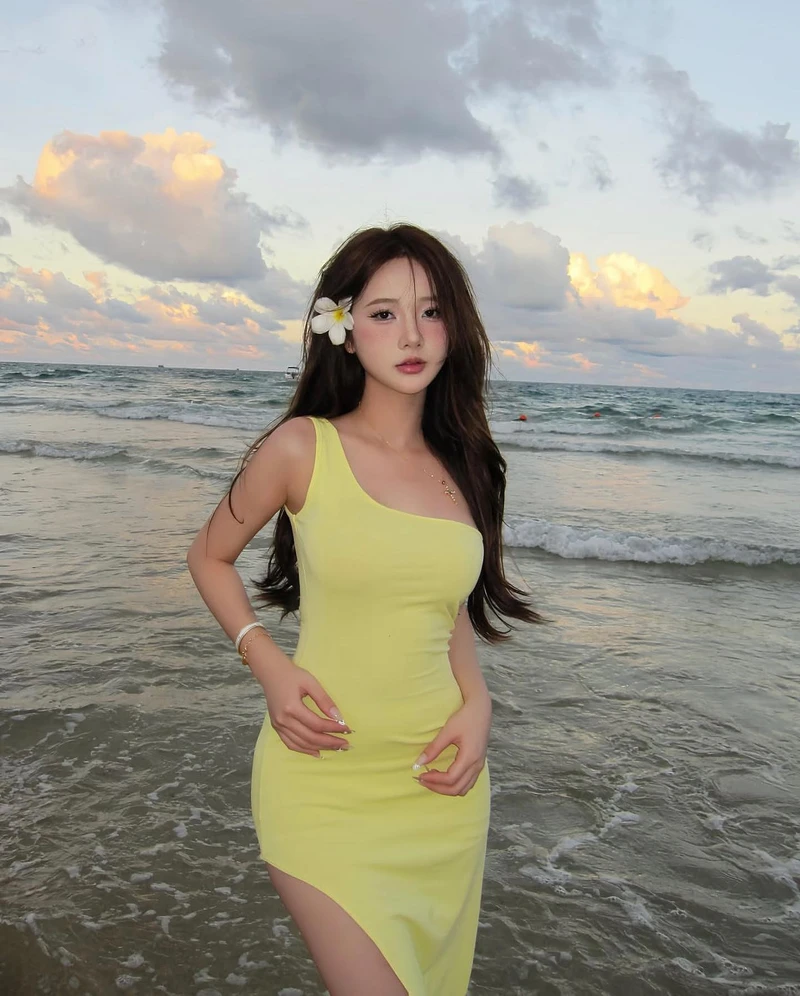 Thân hình nóng bỏng quyến rũ của gái tiktok cực xinh