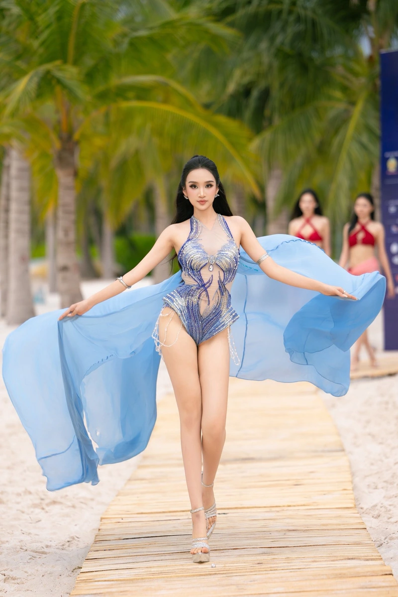Trà Giang bikini đẹp với nhiều góc ảnh được quan tâm tìm kiếm
