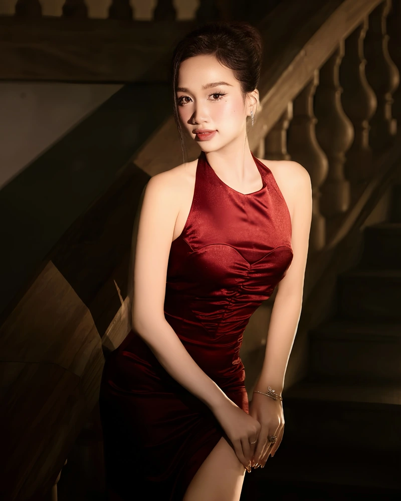Trọn bộ ảnh Trà Giang bikini phù hợp xem và lưu làm nền