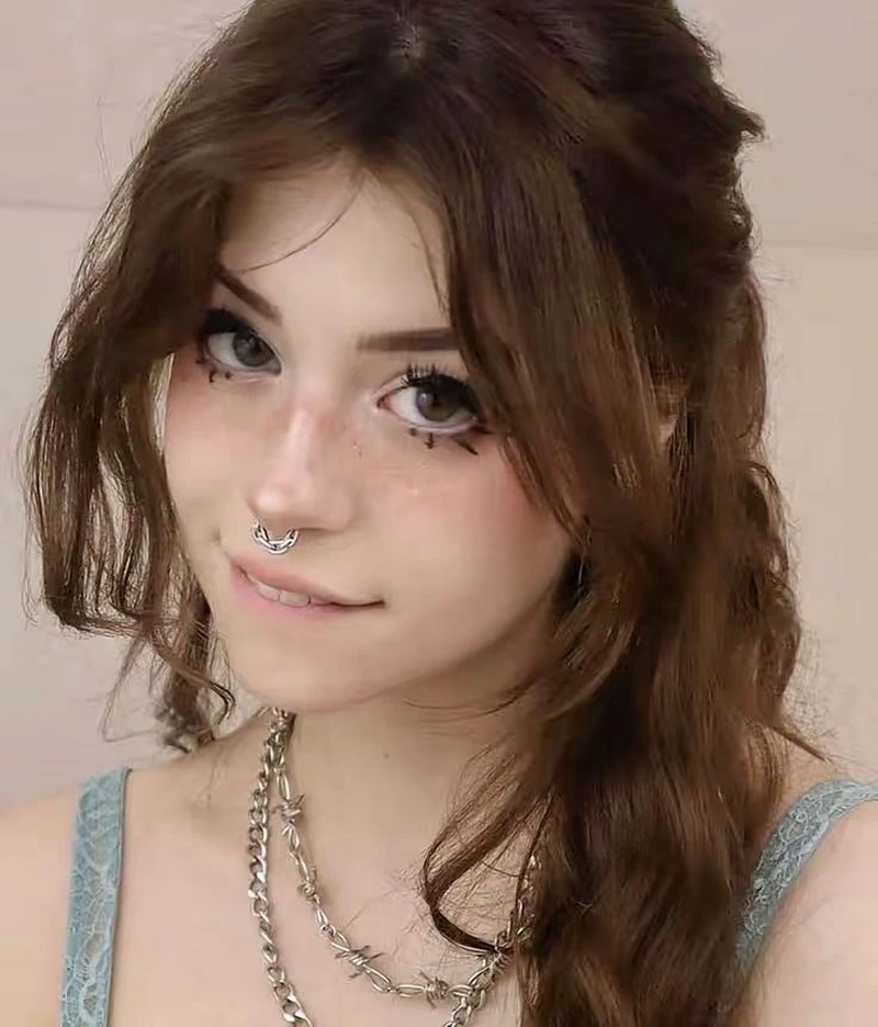Visual Hannah Owo bikini mang nét đáng yêu đặc trưng