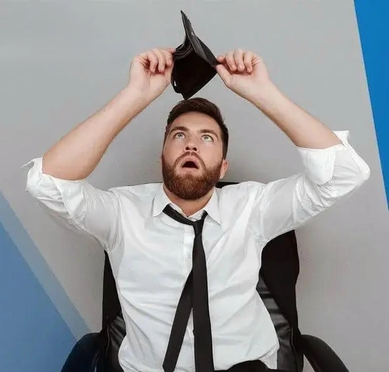 Ví rỗng meme cùng biểu cảm buồn cười khó đỡ