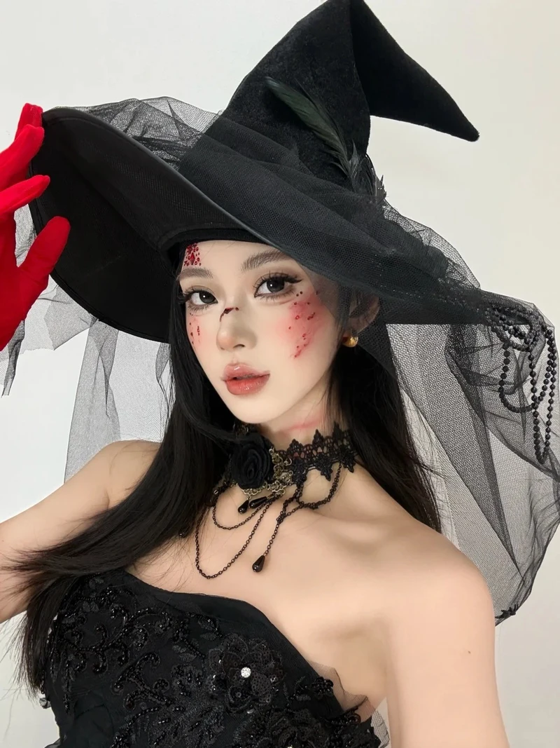 ảnh cosplay phù thủy dễ thương