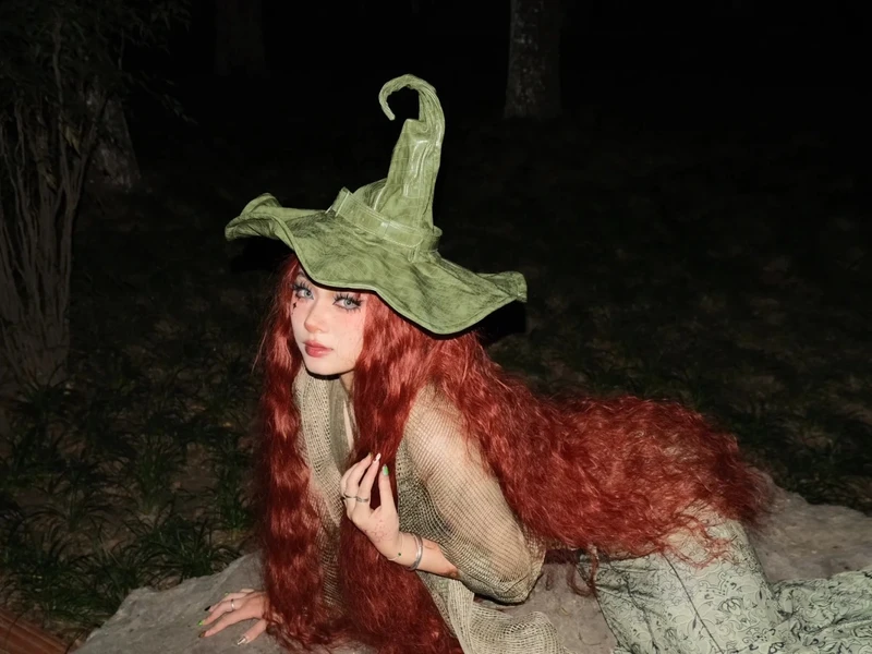 cosplay phù thủy phong cách châu Âu