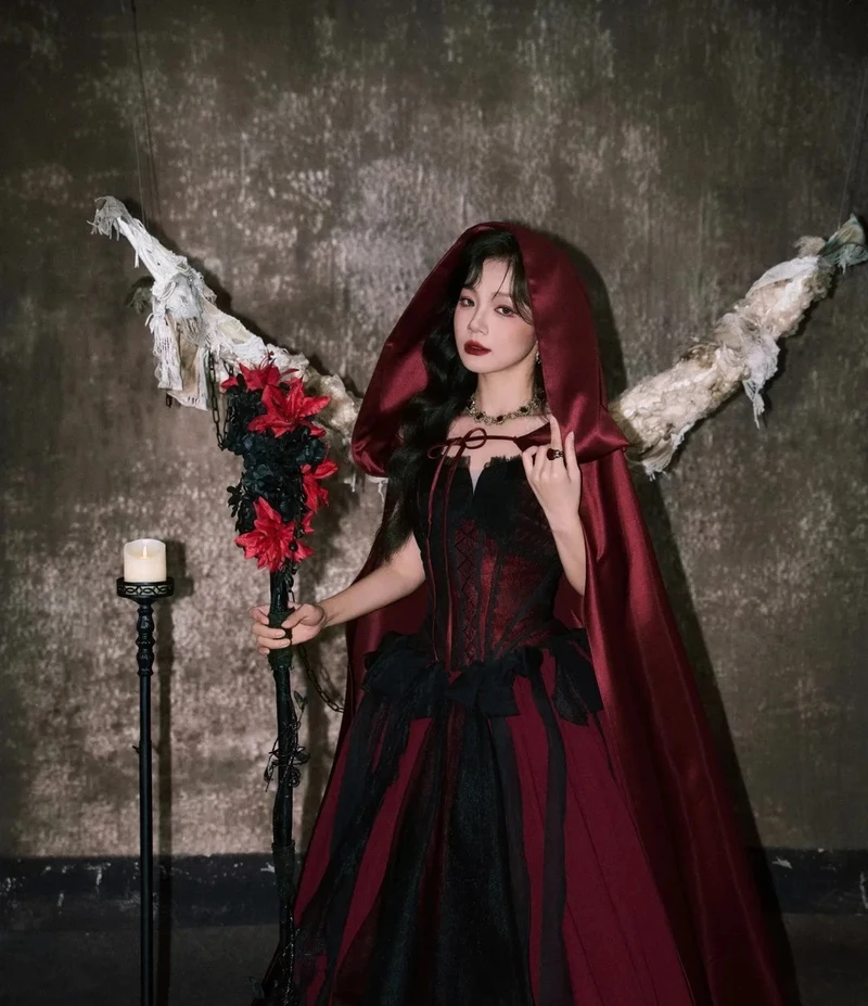 cosplay phù thủy trong thế giới cổ tích
