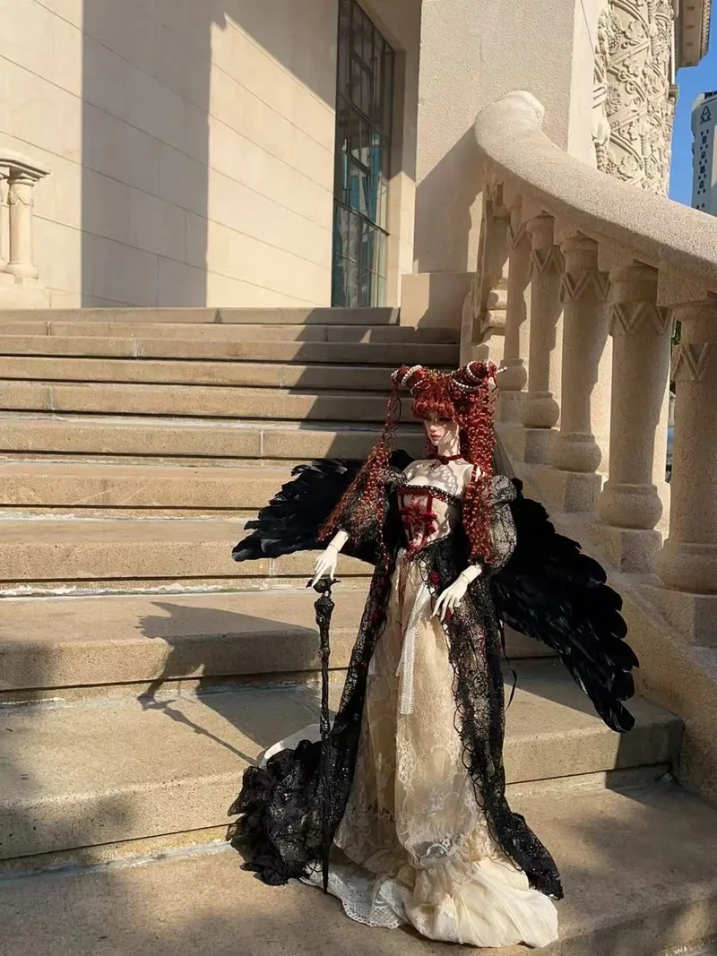 cosplay phù thủy với váy đen bí ẩn