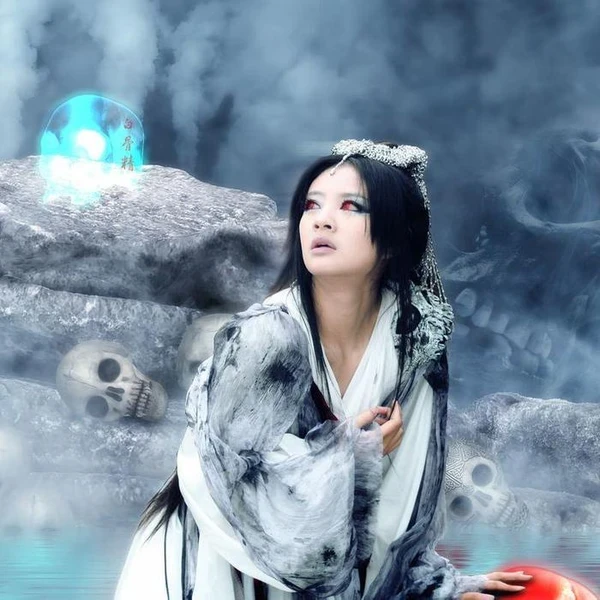 Cosplay ảnh bạch cốt tinh ma mị cuốn hút