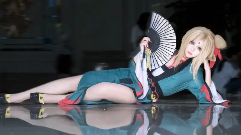 ảnh đẹp cosplay Tsunade theo phong cách anime Naruto
