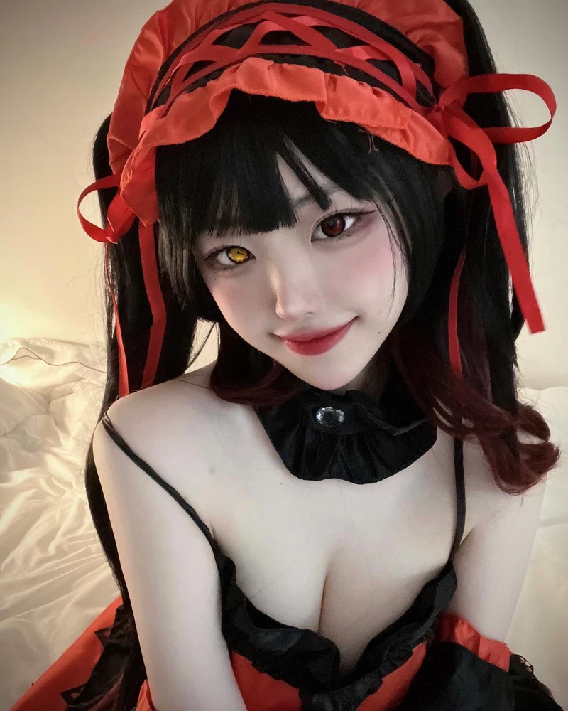 Ảnh Hina cosplay tươi tắn nổi bật