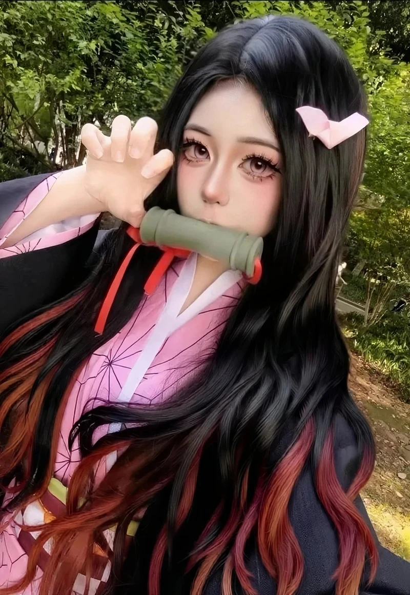Ảnh Nezuko cosplay dễ thương rạng rỡ