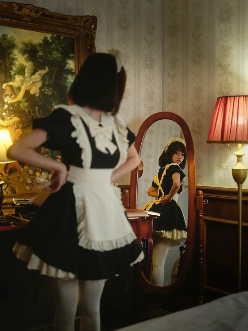Ảnh cosplay hầu gái thanh tú dịu dàng