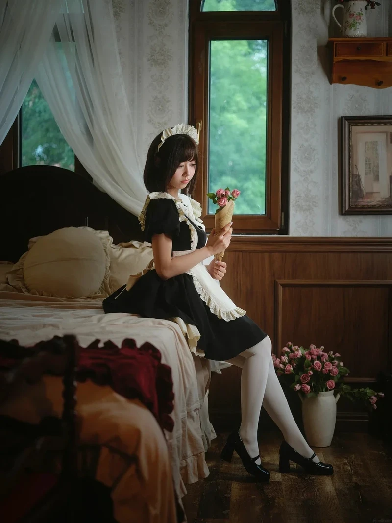 Ảnh hầu gái cosplay quyến rũ rạng rỡ