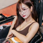Bộ ảnh Gấm Kami bikini gợi cảm vòng một khủng