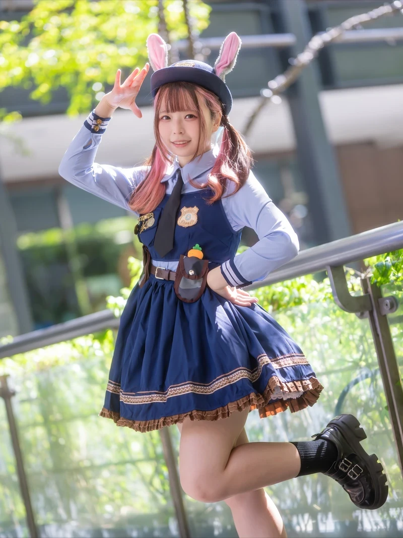Hình cosplay cảnh sát cá tính nổi bật