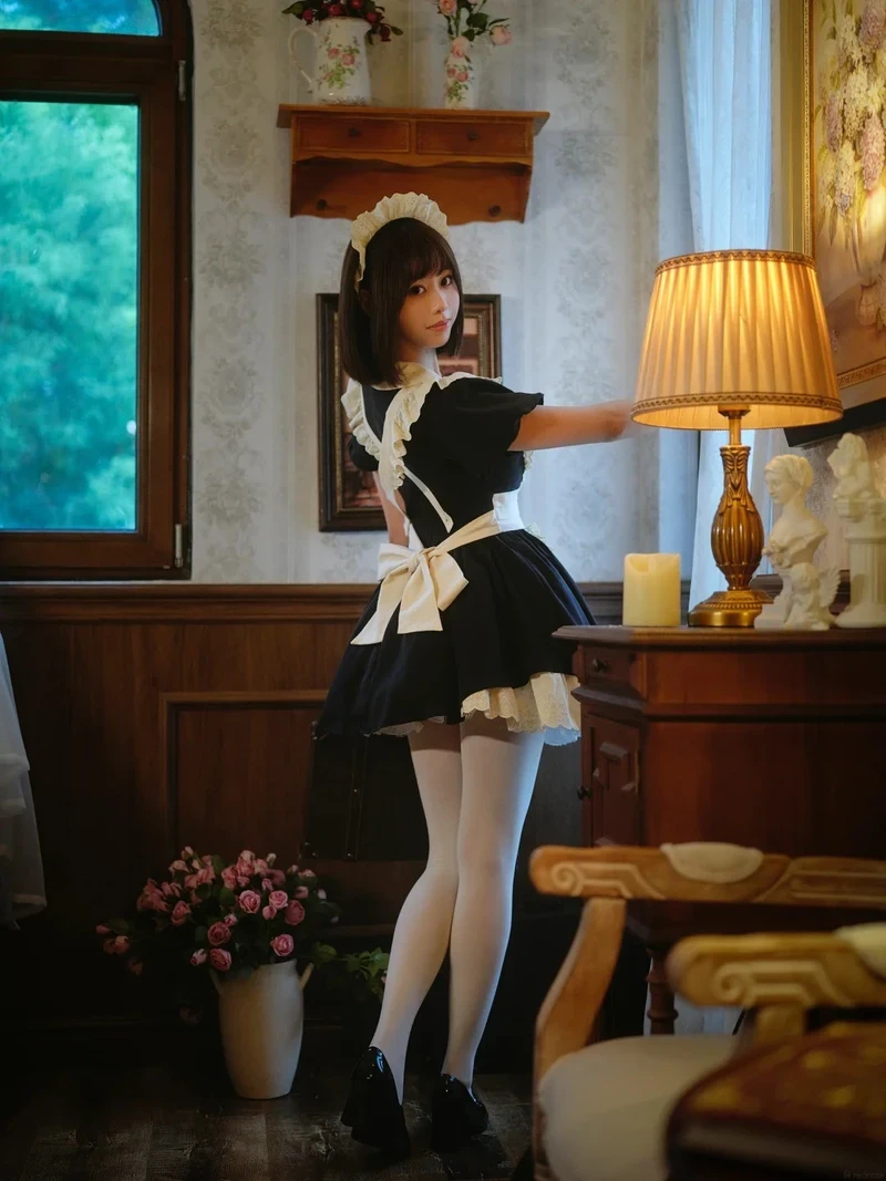 Hình cosplay hầu gái ngọt ngào duyên dáng