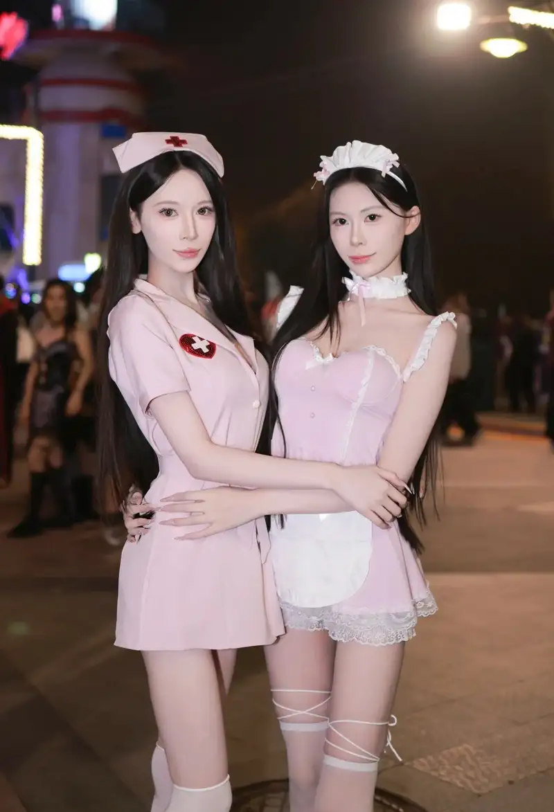 ảnh cosplay y tá dễ thương trong trang phục y tá