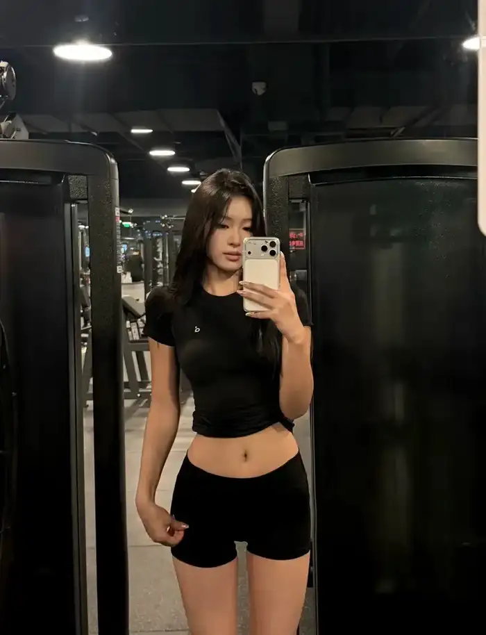 gái xinh tập gym sở hữu vóc dáng cân đối