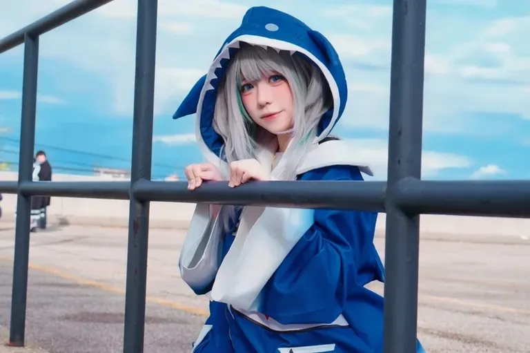 Hình cosplay Yaoyaoqwq Gawr Gura thanh thoát cuốn hút