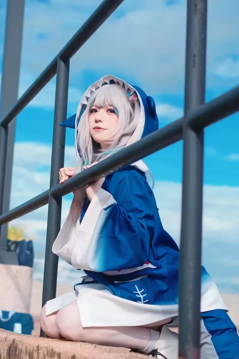 Yaoyaoqwq Gawr Gura cosplay dịu dàng quyến rũ
