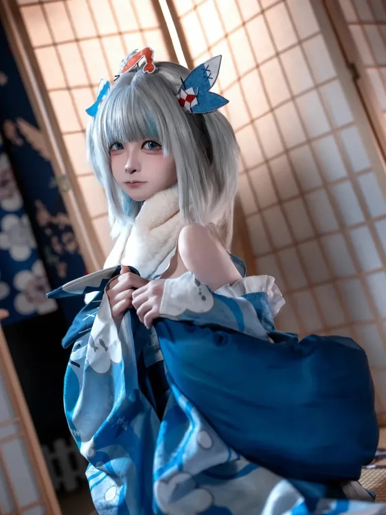 Gawr Gura cosplay Yaoyaoqwq trong trẻo xinh xắn